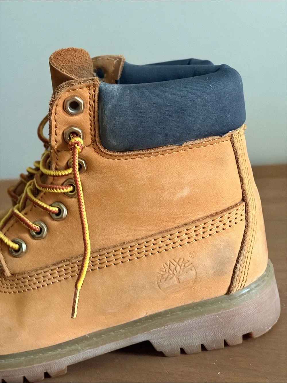Classic Timberland 6-Inch Waterproof Boots - Wheat / Navy Collar - Size 6